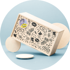 Kleine Holzbox: 8 Gewürze